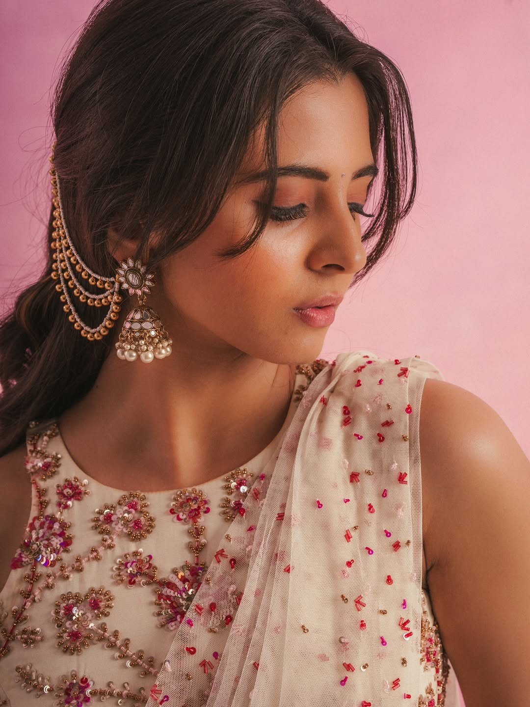 Preethi Asrani Looks Elegant in a White Dress (1)