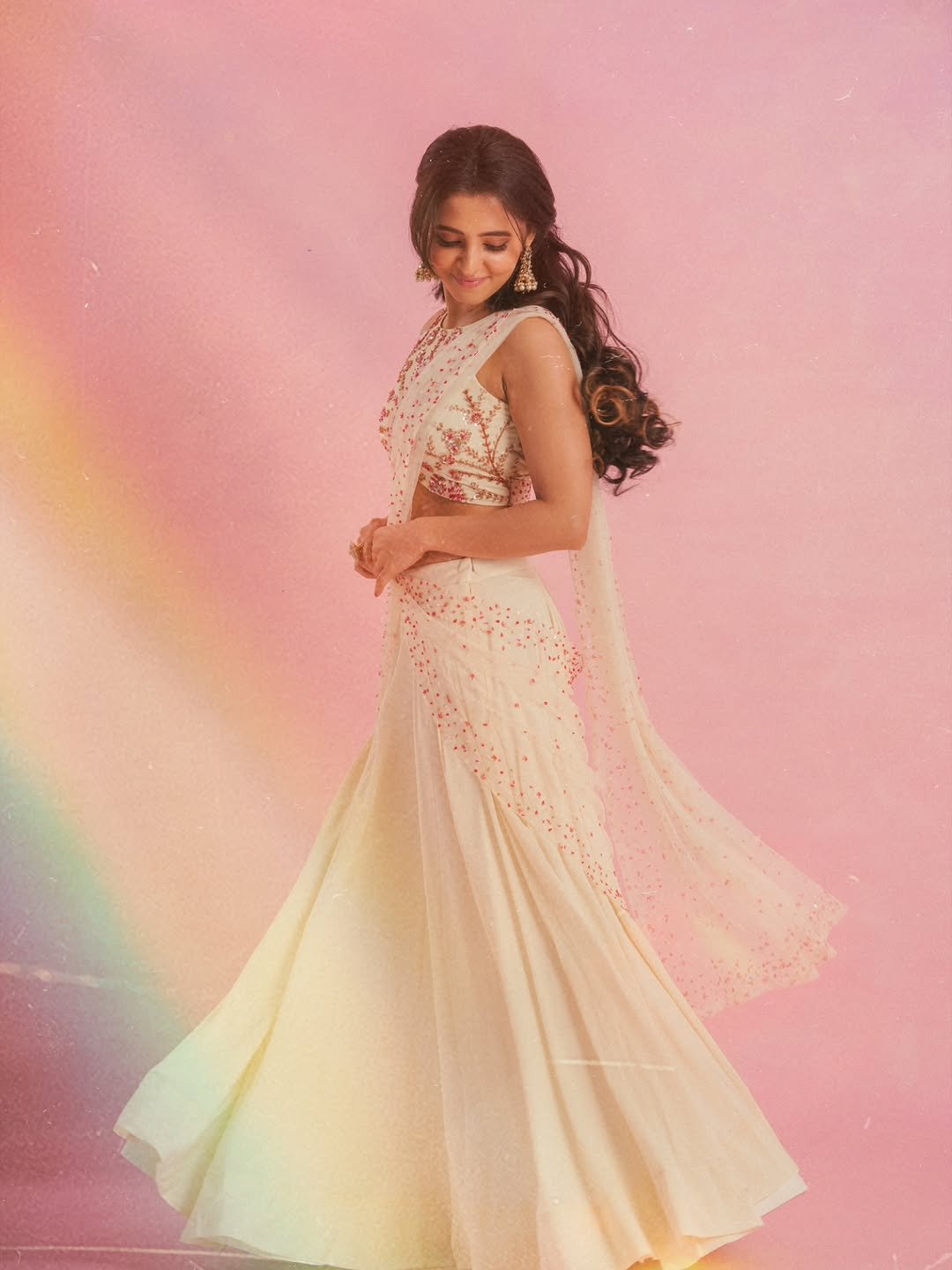 Preethi Asrani Looks Elegant in a White Dress (9)