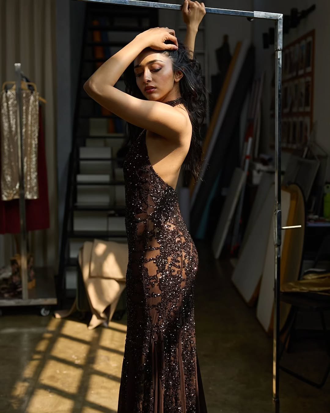 Preethi Mukundan Brown Sequin Fashion – Glamorous Studio Photoshoot (4)