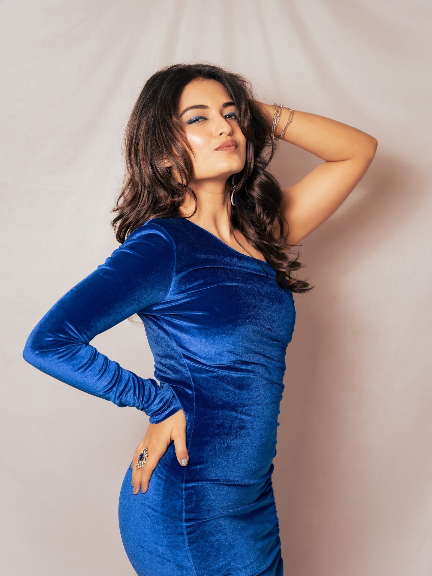 Priyanka Jain Blue Bodycon Outfit – Latest Glam Photoshoot (1)