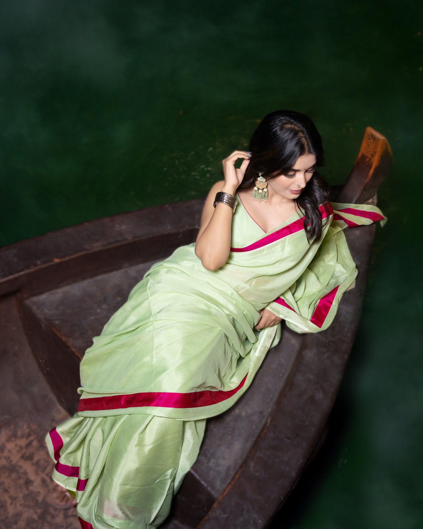 Priyanka Jain Riverside Photoshoot in Green Saree (1)