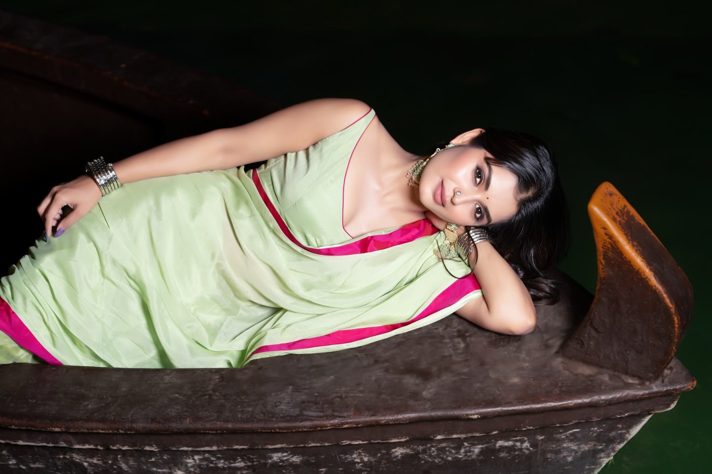 Priyanka Jain Riverside Photoshoot in Green Saree (12)