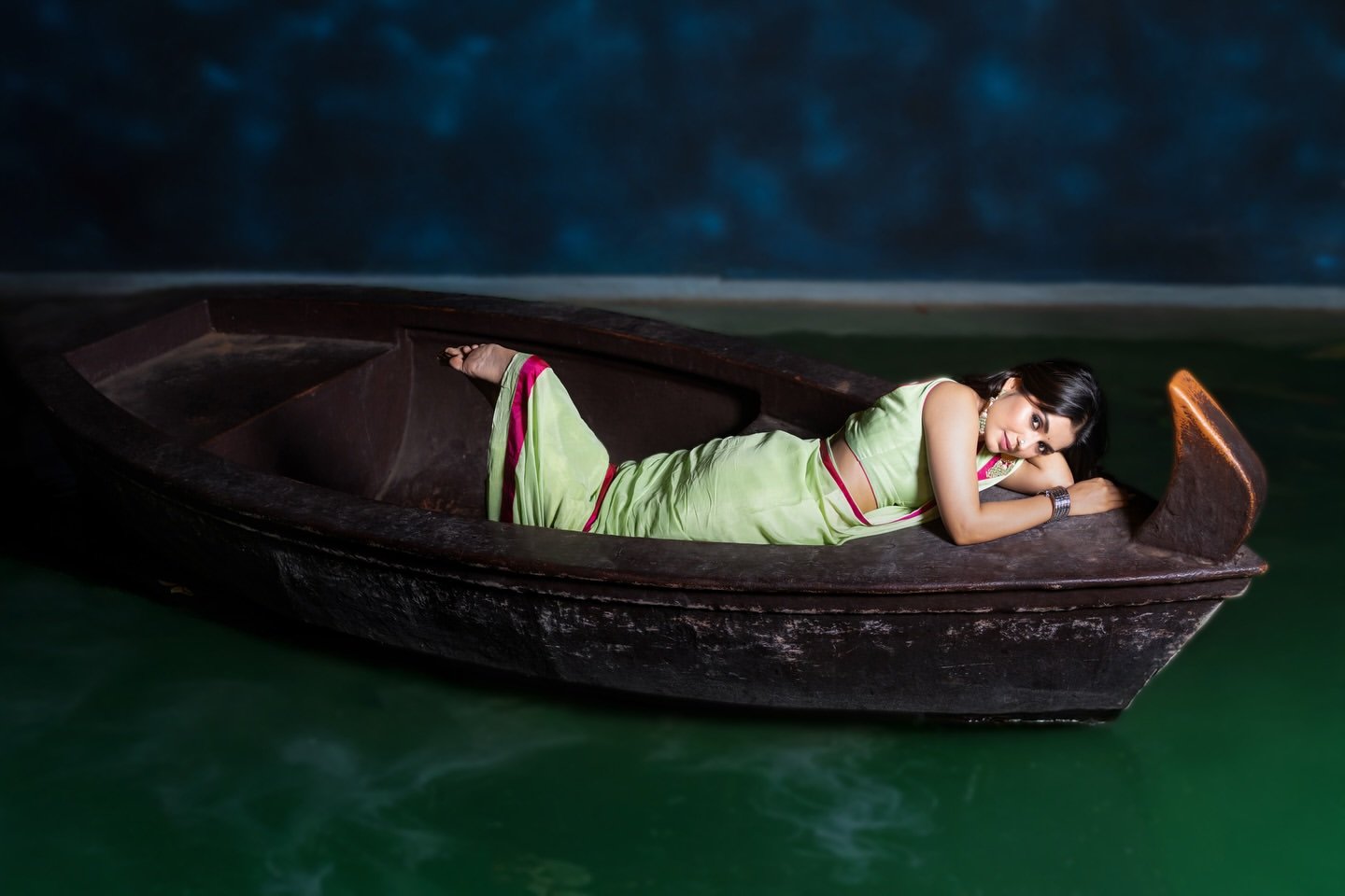 Priyanka Jain Riverside Photoshoot in Green Saree (18)