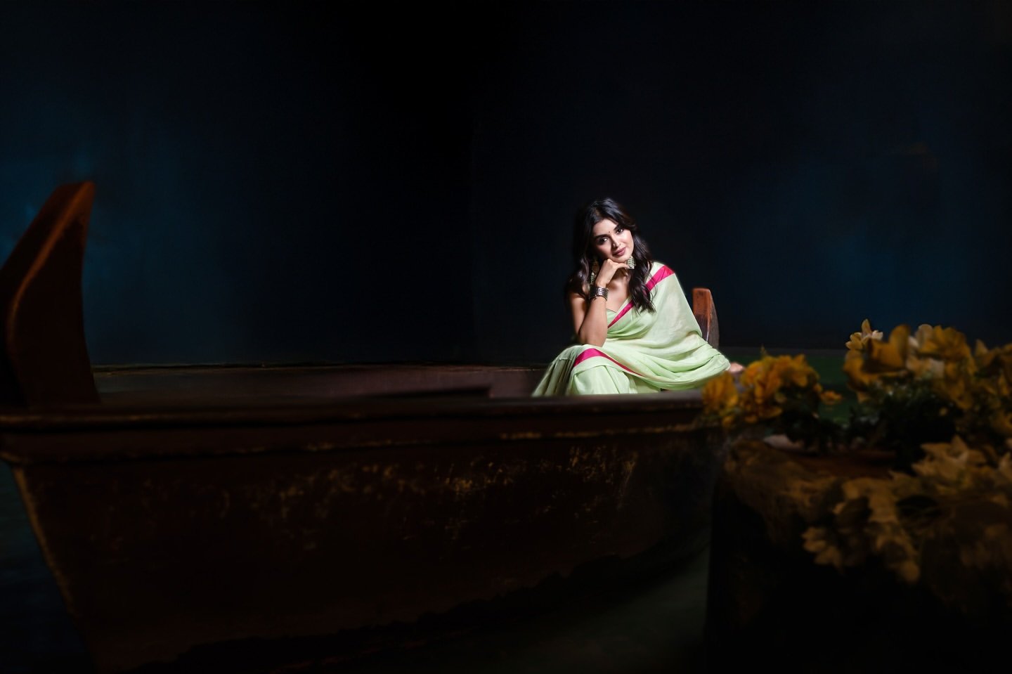 Priyanka Jain Riverside Photoshoot in Green Saree (6)