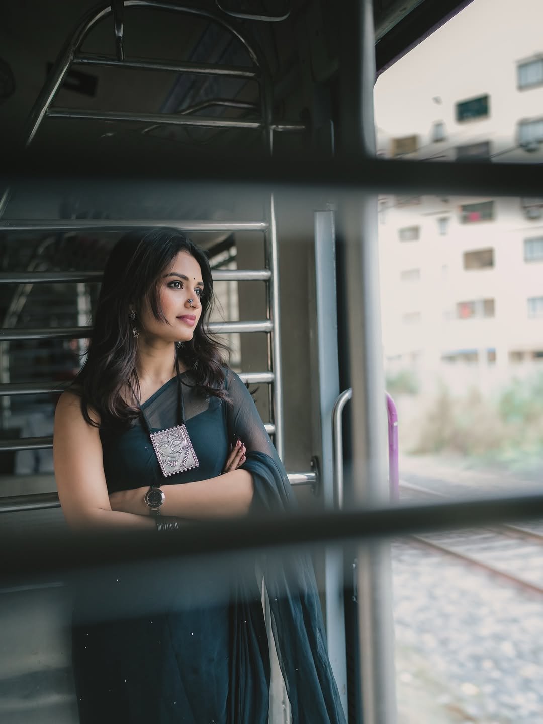 Priyanka Jain’s Latest Photos in Black Saree (32)