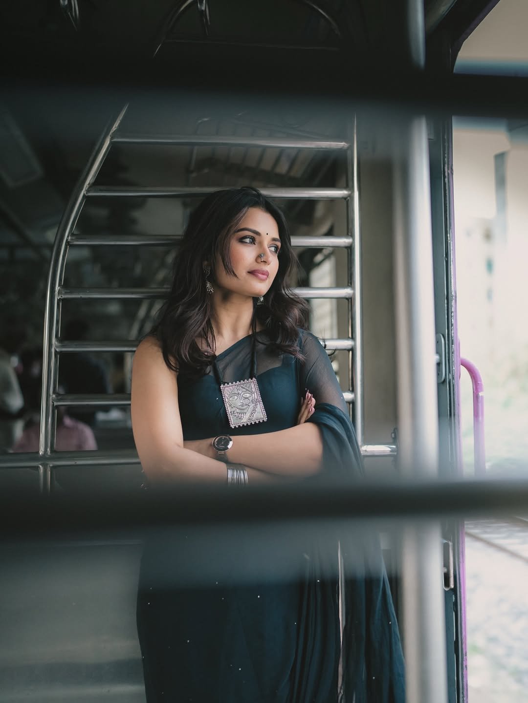 Priyanka Jain’s Latest Photos in Black Saree (4)