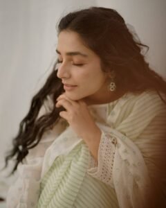 Rajisha Vijayan Graceful Traditional Look Photoshoot – Stunning HD Images (14)