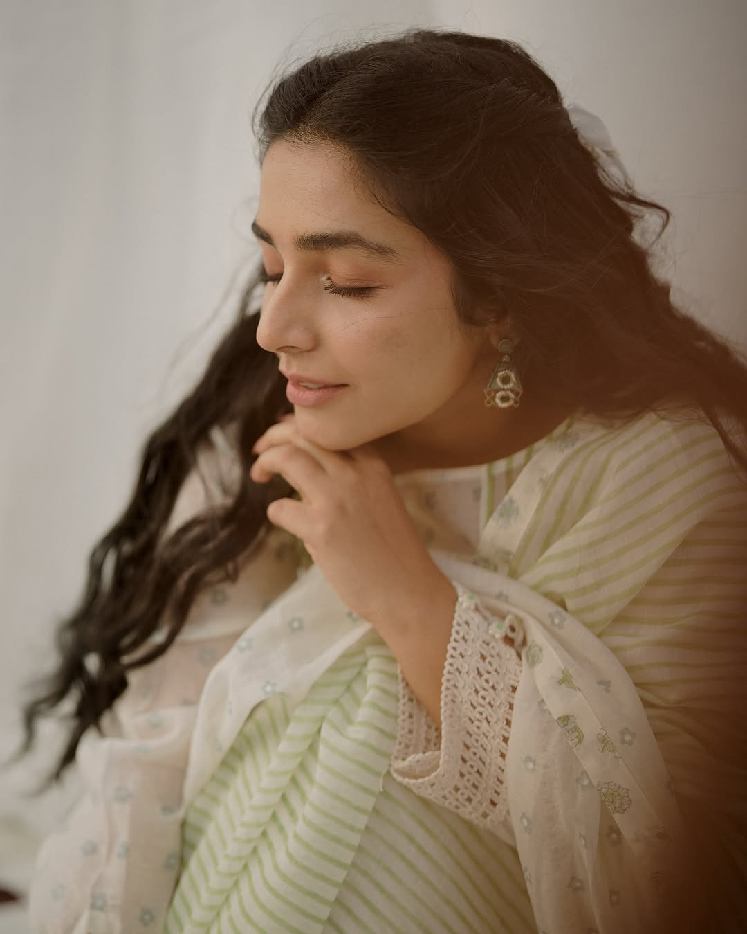 Rajisha Vijayan Graceful Traditional Look Photoshoot – Stunning HD Images (14)