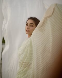 Rajisha Vijayan Graceful Traditional Look Photoshoot – Stunning HD Images (9)