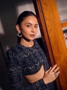 Rakul Preet Singh HD Photos in Black Slit Gown – Stylish Party Look Pics (9)