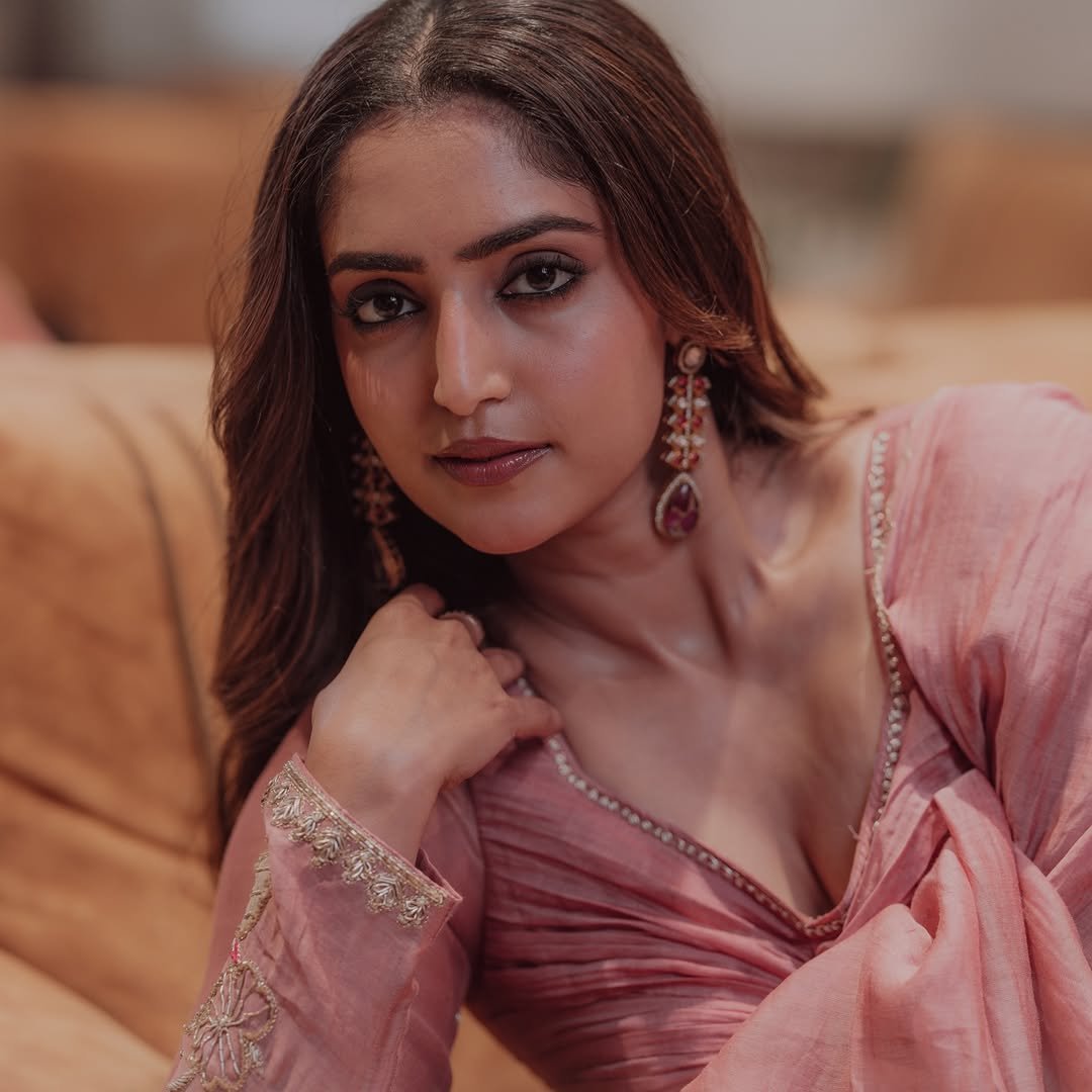 Reba Monica John Soft Pink Outfit Photos – Beautiful HD Images (6)