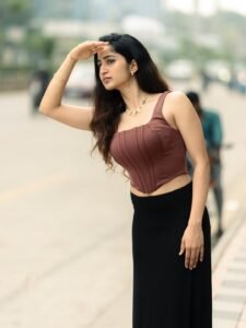 Sushmita Shetty Casual Street Look Photoshoot – Stunning HD Images (13)