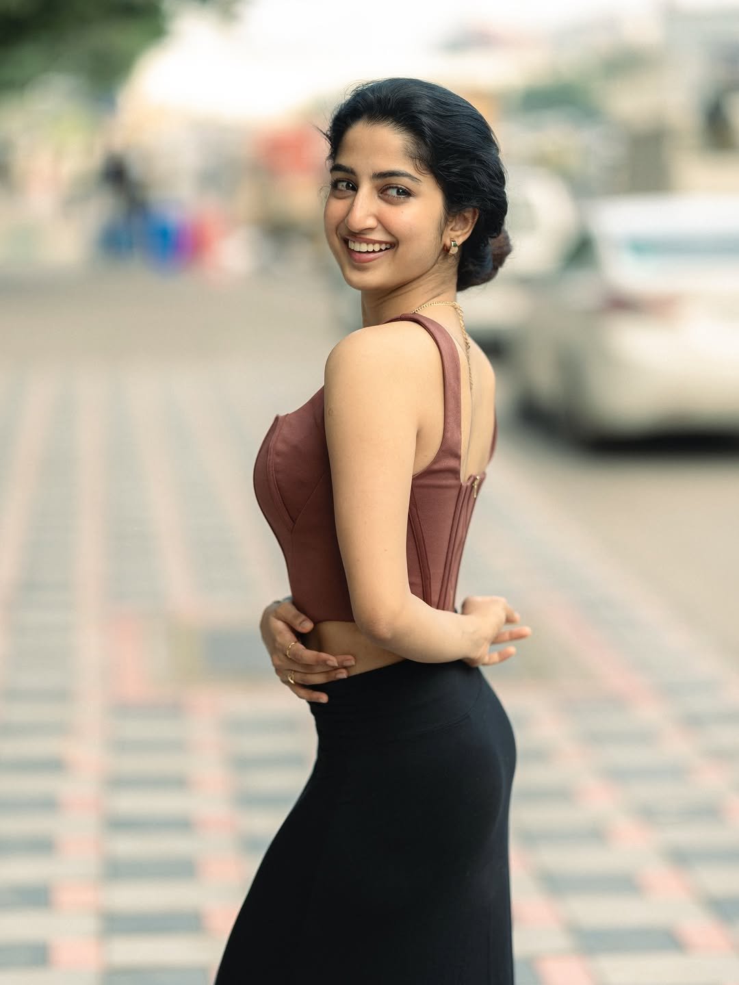 Sushmita Shetty Casual Street Look Photoshoot – Stunning HD Images (15)