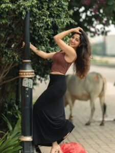Sushmita Shetty Casual Street Look Photoshoot – Stunning HD Images (16)