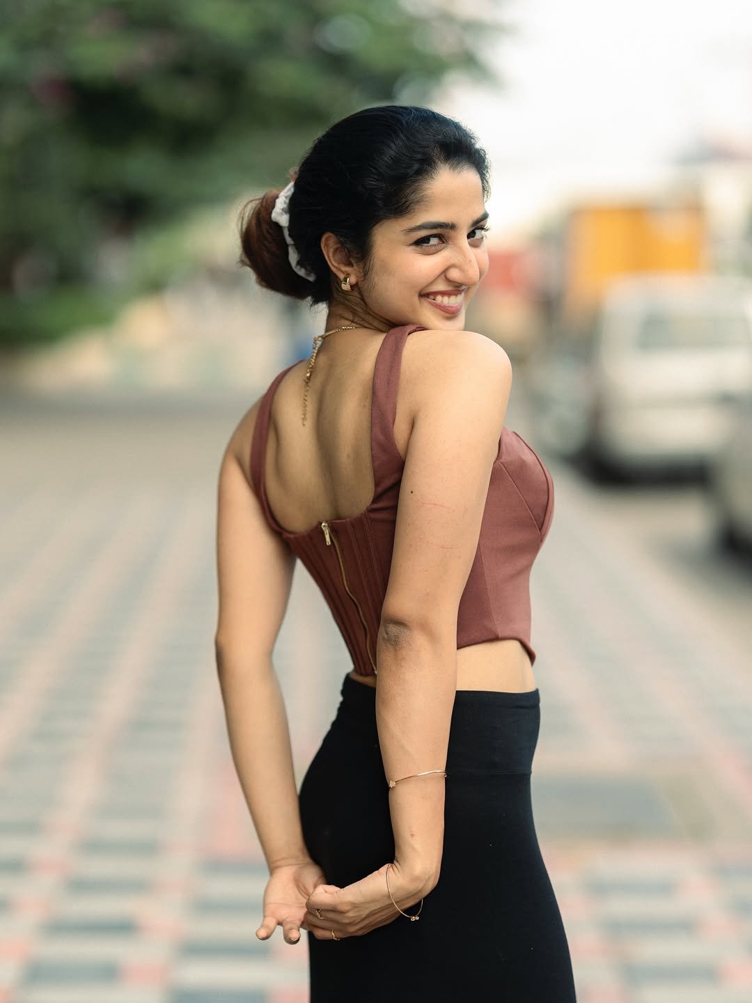 Sushmita Shetty Casual Street Look Photoshoot – Stunning HD Images (4)