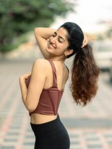 Sushmita Shetty Casual Street Look Photoshoot – Stunning HD Images (9)