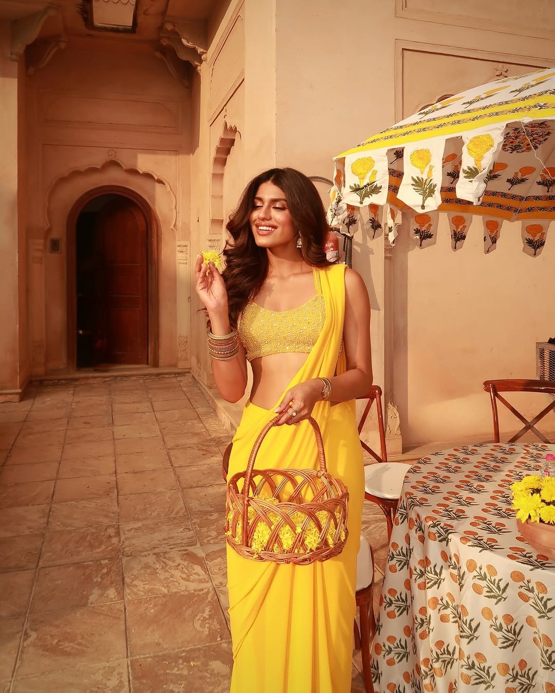 Trisha Shetty Stuns in a Yellow Saree at a Royal Palace (8)