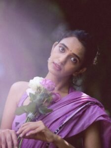 Trupti Ravindra Elegant Purple Saree Photoshoot (1)