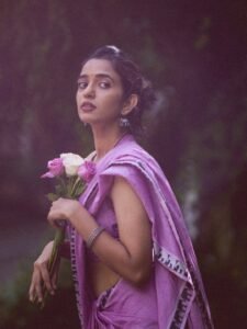 Trupti Ravindra Elegant Purple Saree Photoshoot (11)