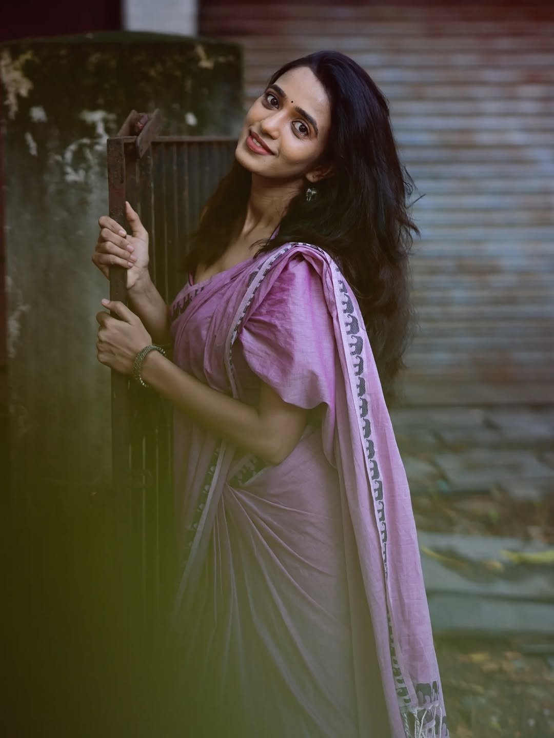 Trupti Ravindra Elegant Purple Saree Photoshoot (13)