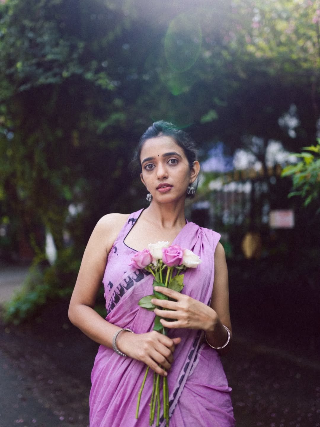 Trupti Ravindra Elegant Purple Saree Photoshoot (4)