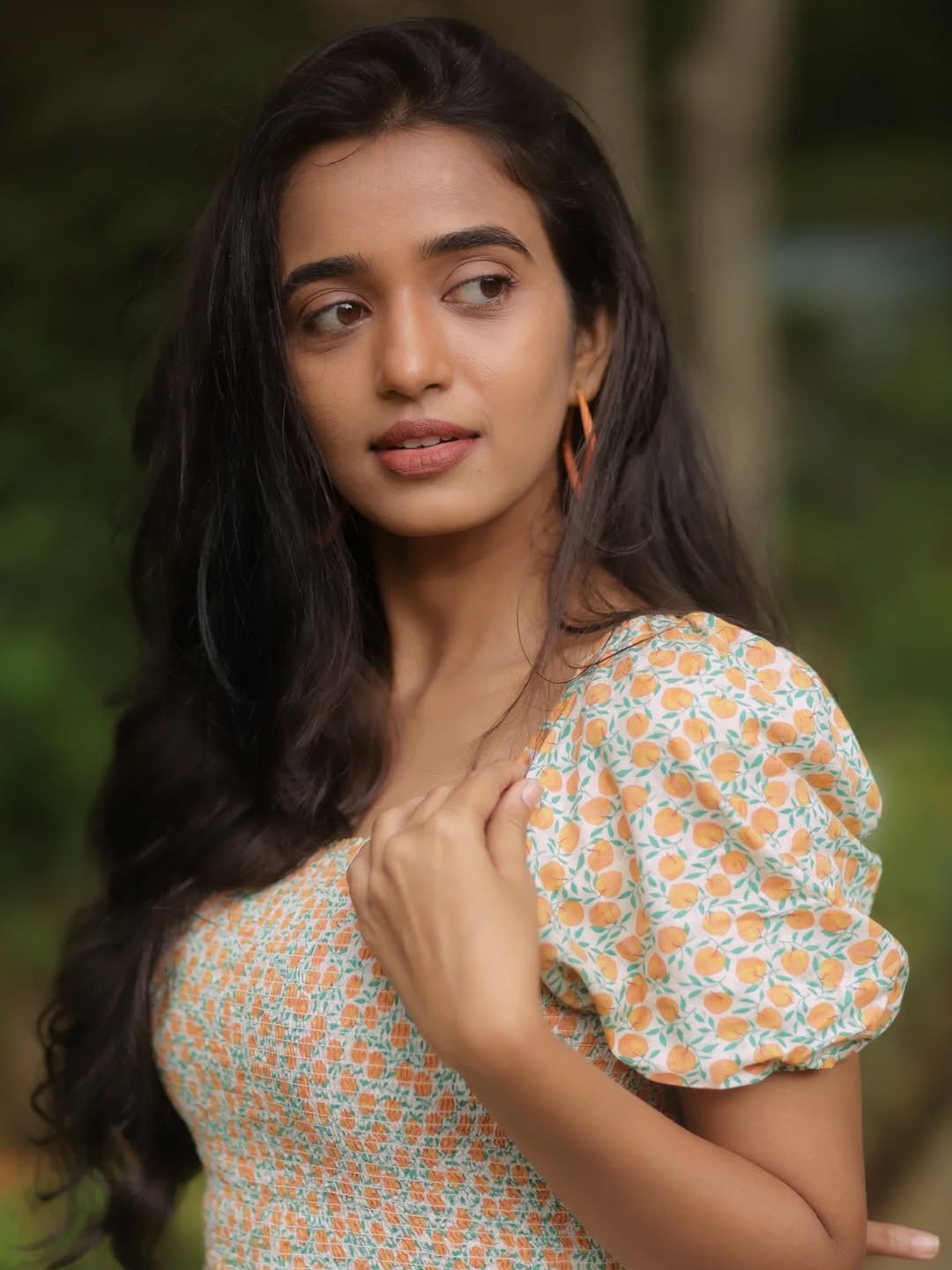 Trupti Ravindra Looks Naturally Beautiful in a Floral Outfit (1)