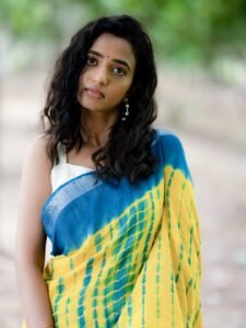 Trupti Ravindra Saree Photoshoot – Hot Yellow Blue Saree HD Images (4)