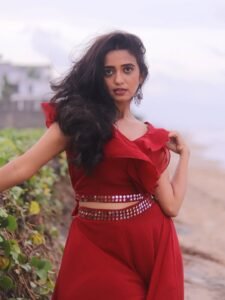 Trupti Ravindra in Red Dress – Stylish Beachside HD Photos (1)