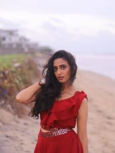Trupti Ravindra in Red Dress – Stylish Beachside HD Photos (4)