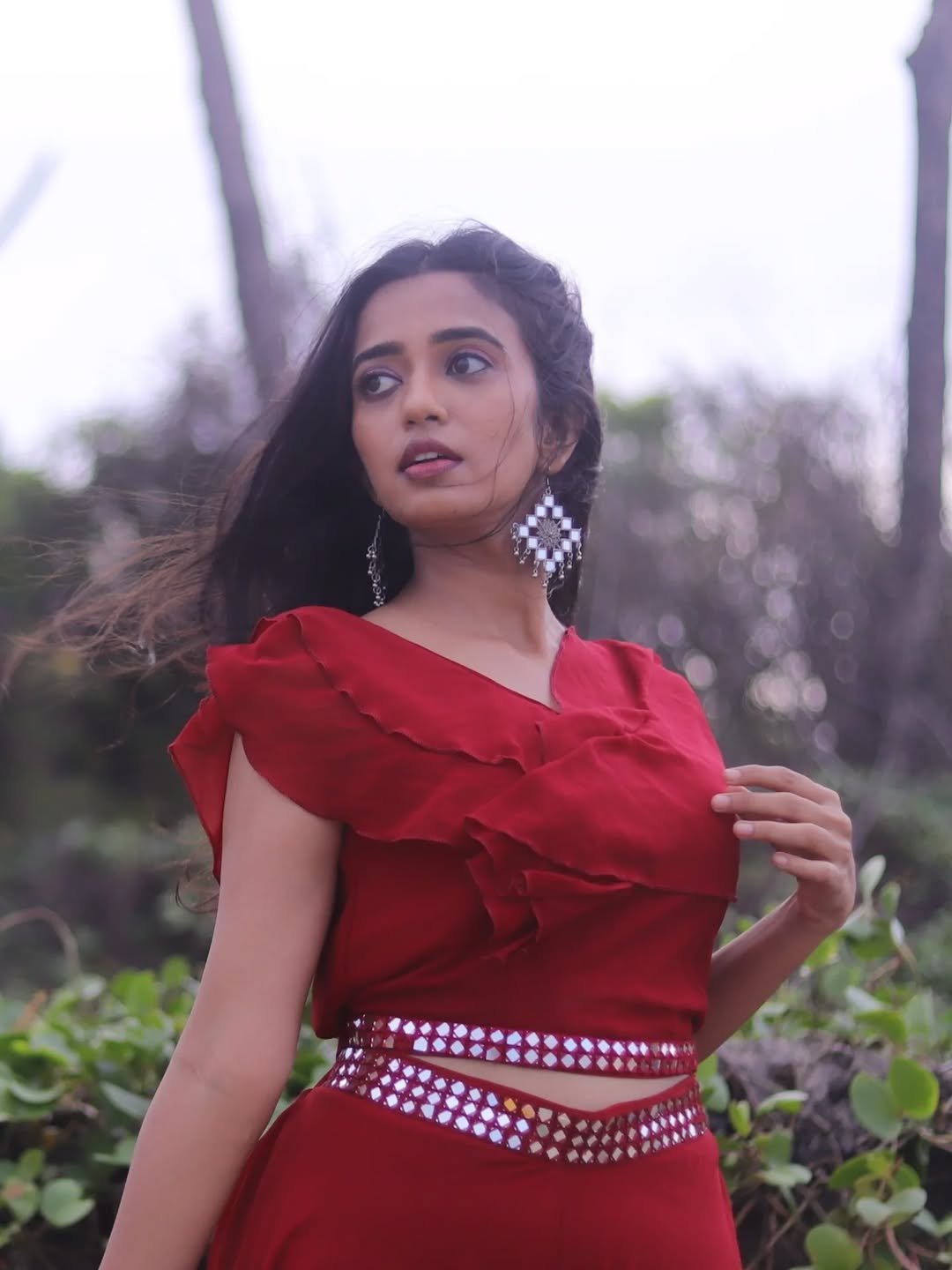 Trupti Ravindra in Red Dress – Stylish Beachside HD Photos (9)