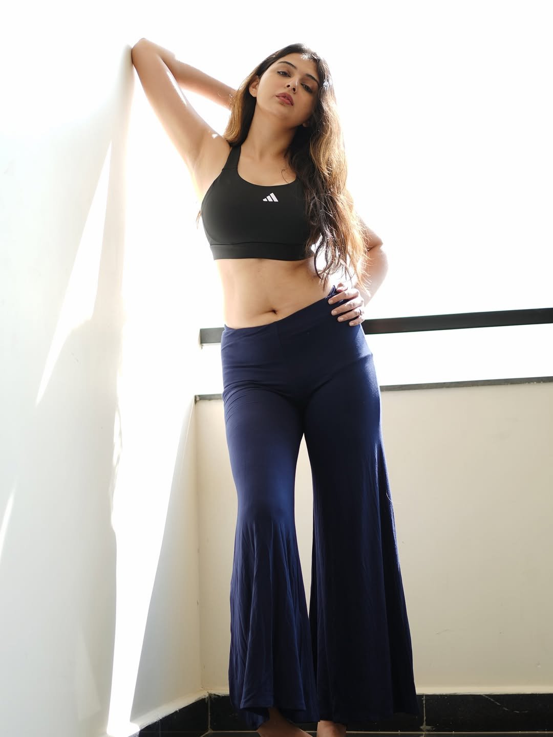 Vedvika Soni HD Photos in Black Sports Bra – Bold Gym Look Images (15)