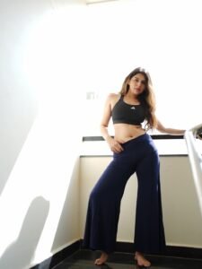 Vedvika Soni HD Photos in Black Sports Bra – Bold Gym Look Images (18)