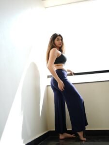 Vedvika Soni HD Photos in Black Sports Bra – Bold Gym Look Images (2)