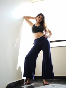 Vedvika Soni HD Photos in Black Sports Bra – Bold Gym Look Images (8)