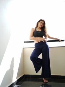 Vedvika Soni HD Photos in Black Sports Bra – Bold Gym Look Images (9)