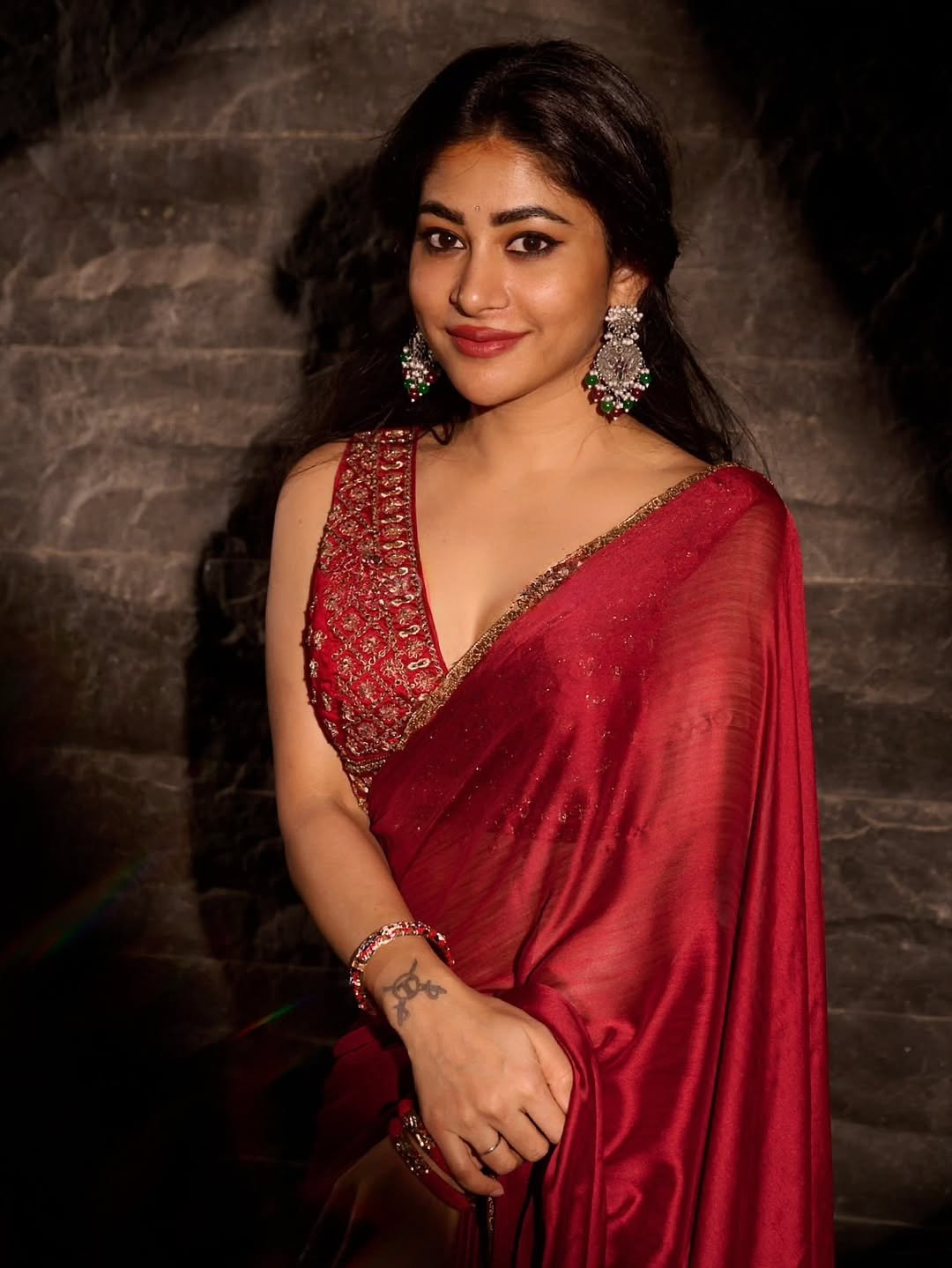 Adhya Thakur Stunning Red Silk Saree Look HD Images (1)