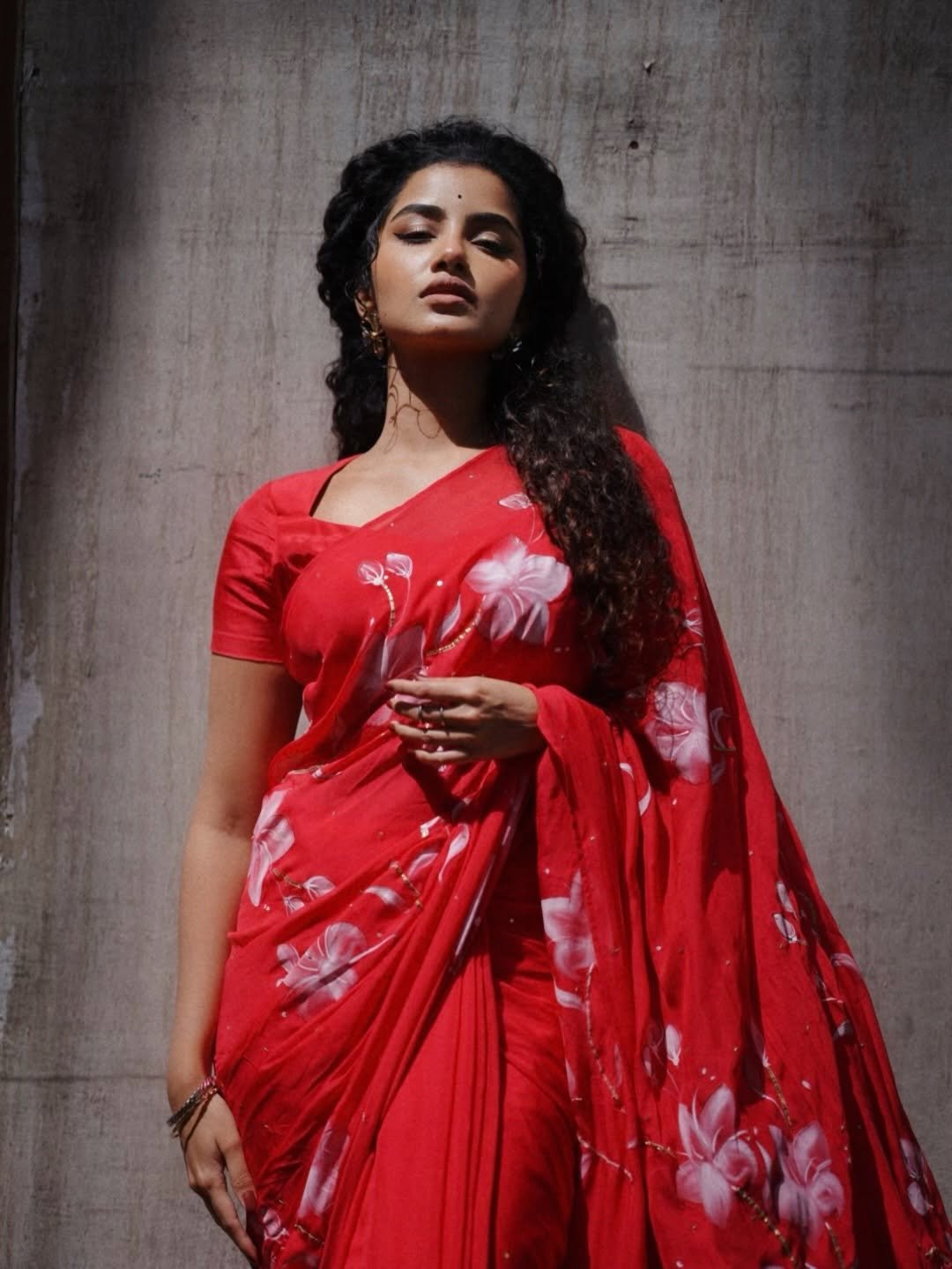Anupama Parameswaran Stunning Red Saree Photos (12)