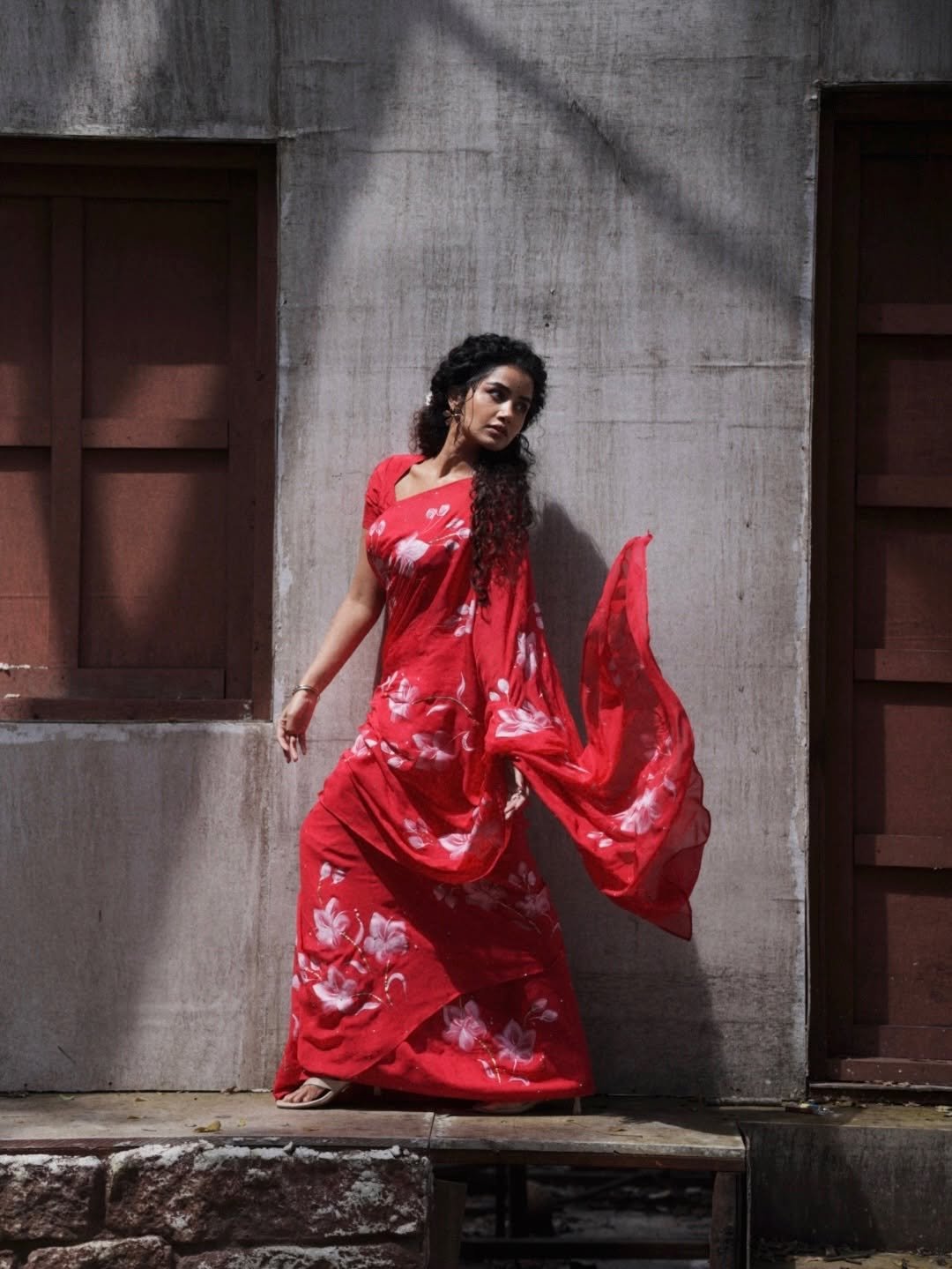 Anupama Parameswaran Stunning Red Saree Photos (2)