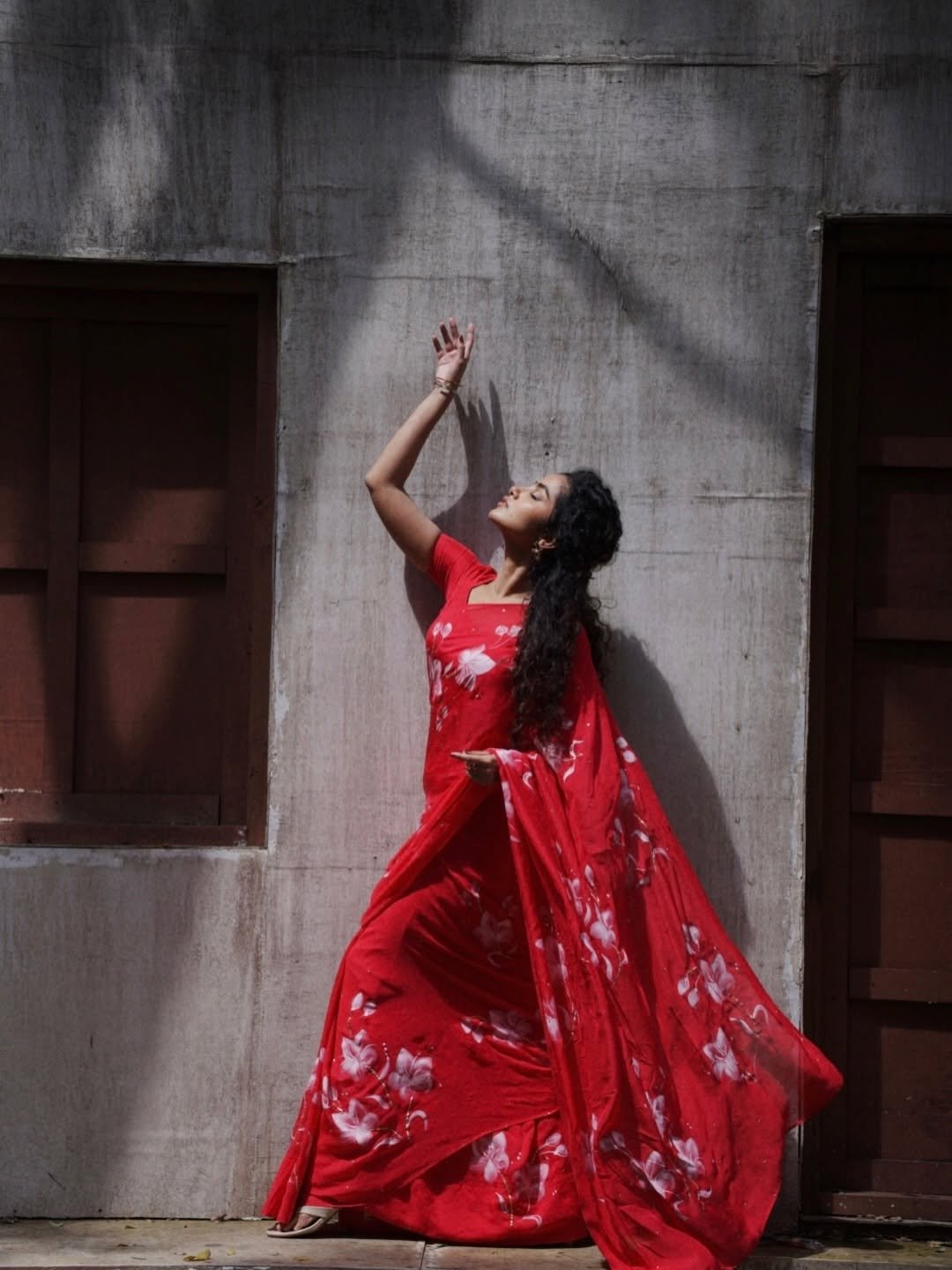 Anupama Parameswaran Stunning Red Saree Photos (3)