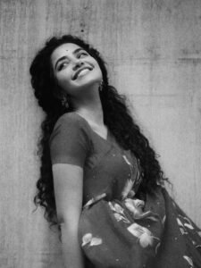 Anupama Parameswaran Stunning Red Saree Photos latest HD photos