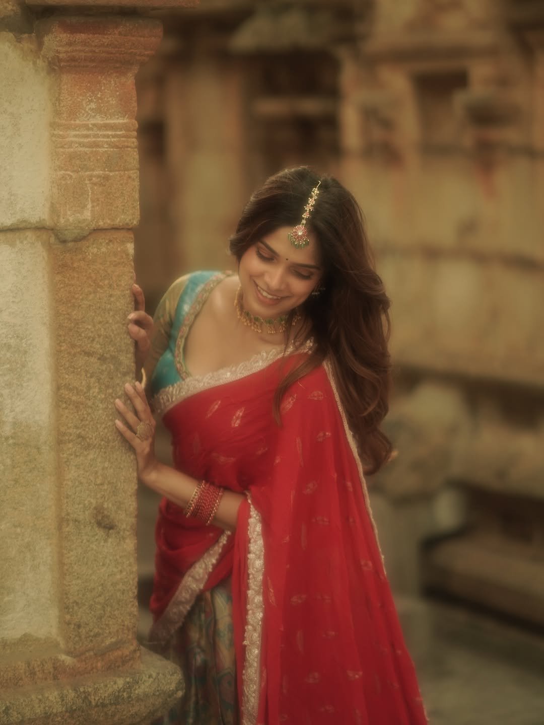 Ayana Stunning Pink Saree Traditional Look HD Images (16)