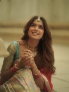 Ayana Stunning Pink Saree Traditional Look HD Images beautiful outfit images