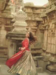 Ayana Stunning Pink Saree Traditional Look HD Images beautiful outfit images