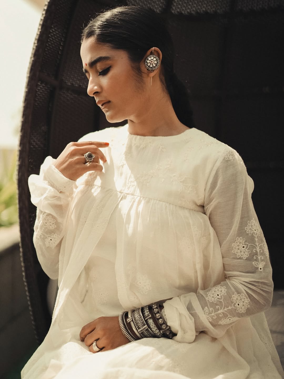 Chaithra J Achar Looks Graceful in White Ethnic Outfit (15)