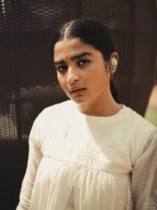 Chaithra J Achar Looks Graceful in White Ethnic Outfit latest HD photos