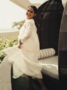 Chaithra J Achar Looks Graceful in White Ethnic Outfit beautiful outfit images