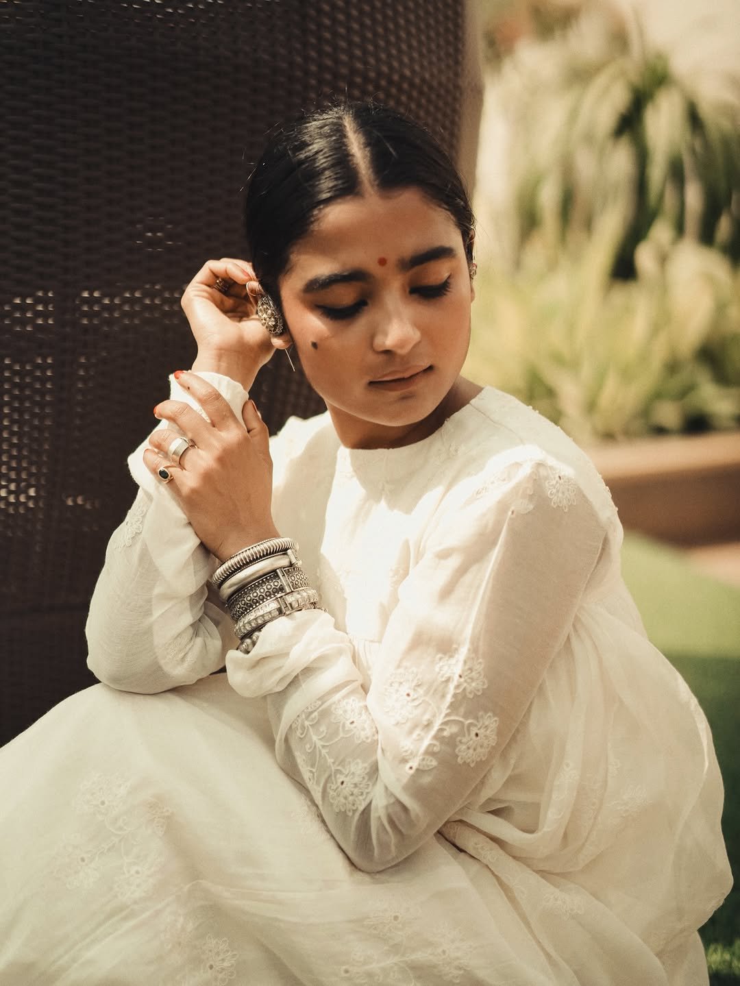 Chaithra J Achar Looks Graceful in White Ethnic Outfit (4)