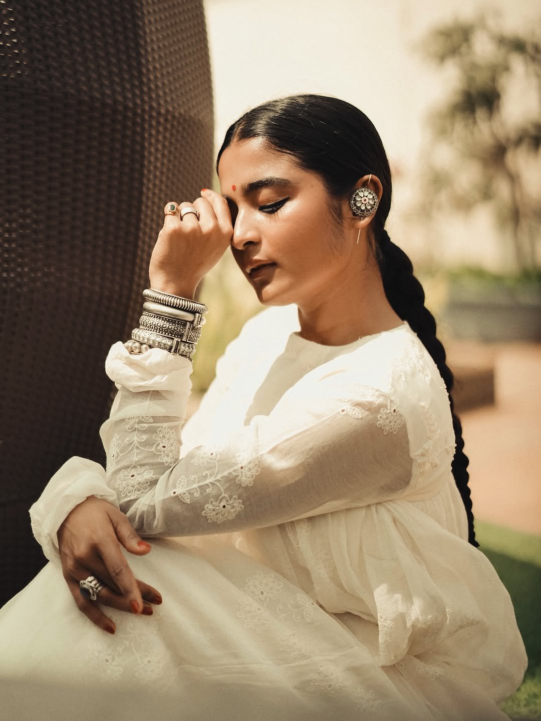 Chaithra J Achar Looks Graceful in White Ethnic Outfit (5)