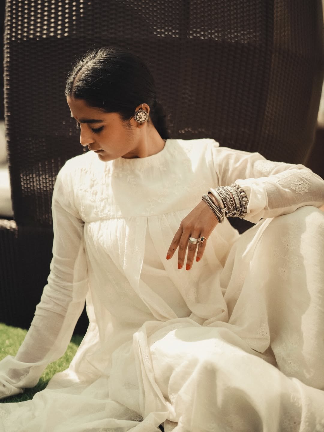 Chaithra J Achar Looks Graceful in White Ethnic Outfit (9)