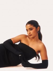 Chaithra J Achar Stuns in Bold Black Outfit – Latest HD Photos (12)